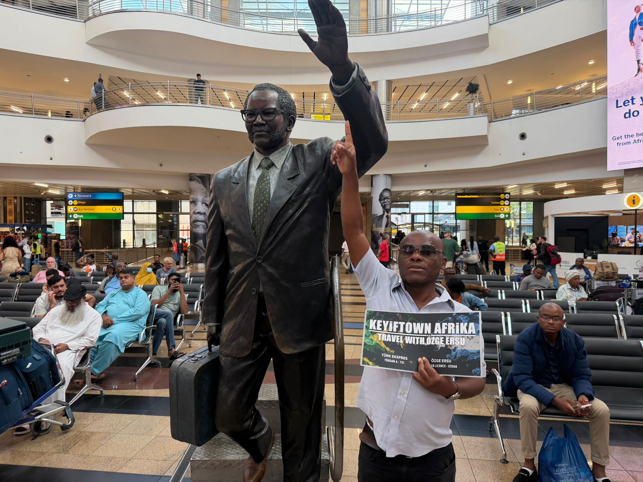 Tour Guide at Nelson Mandela Statue